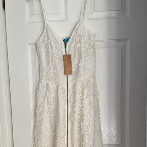 Ladies Lace V-Neck Spaghetti Strap Dress in Ivory
